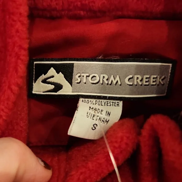 NWT Women's Storm Creek Quilted Red Fleece Jacket Size S - Picture 3 of 9
